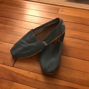 Tom’s slip on shoes